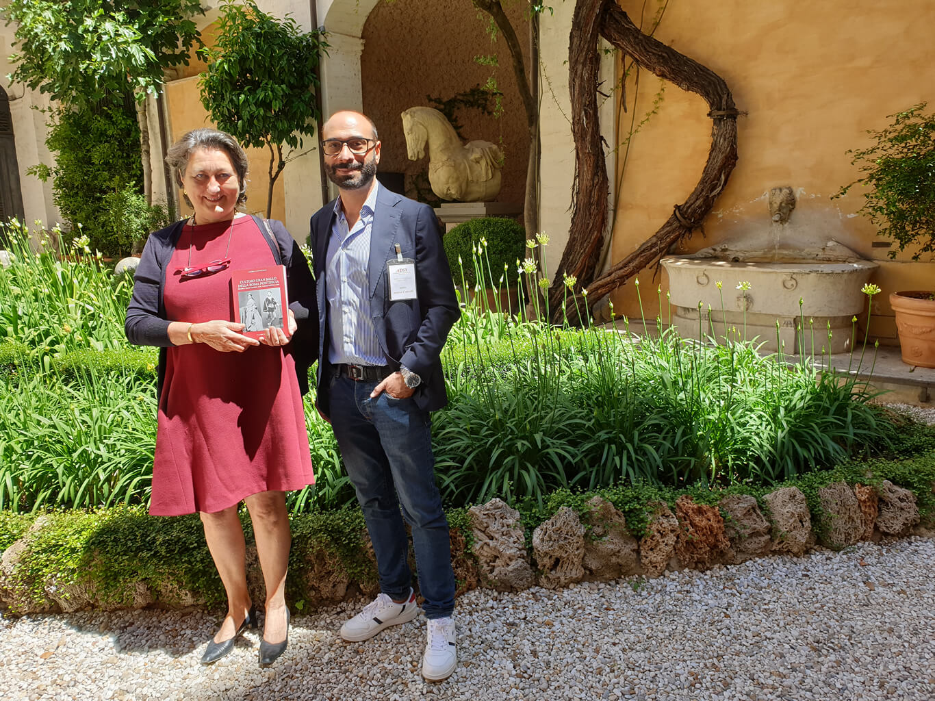 Il giornalista Andrea Cotticelli e la Presidente ADSI – Lazio Chiara Anguissola d’Altoé a Palazzo Torlonia a Roma