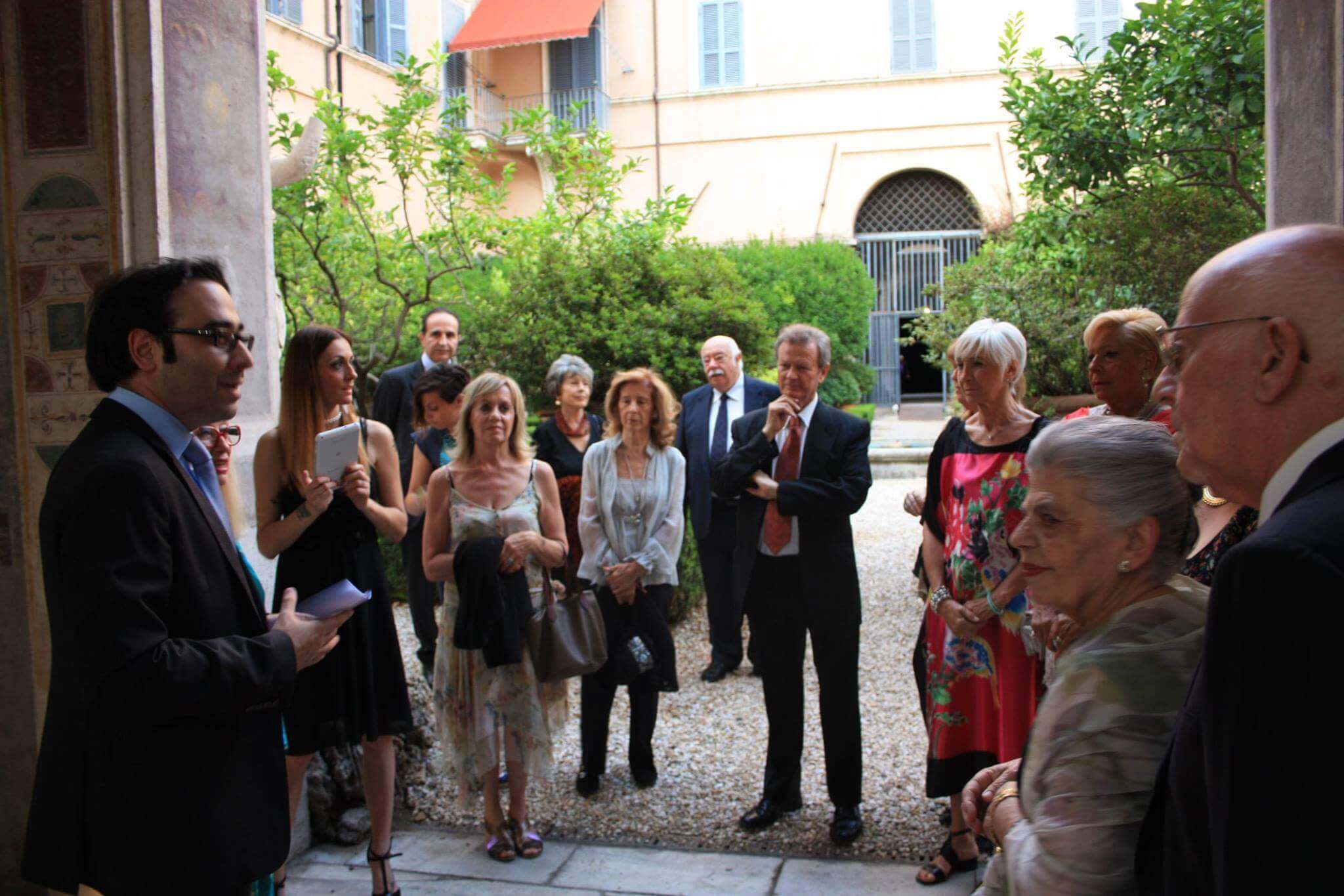 Andrea Cotticelli nel giardino di Palazzo Sacchetti per la Giornata Nazionale ADSI
