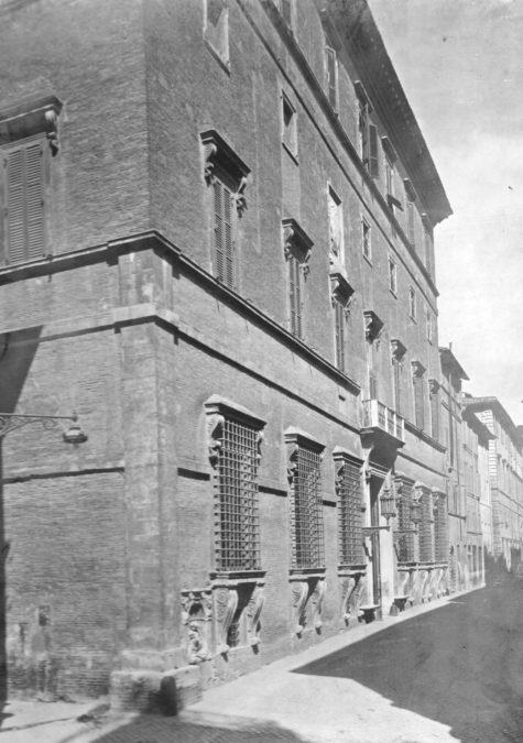 Palazzo Sacchetti in Via Giulia a Roma