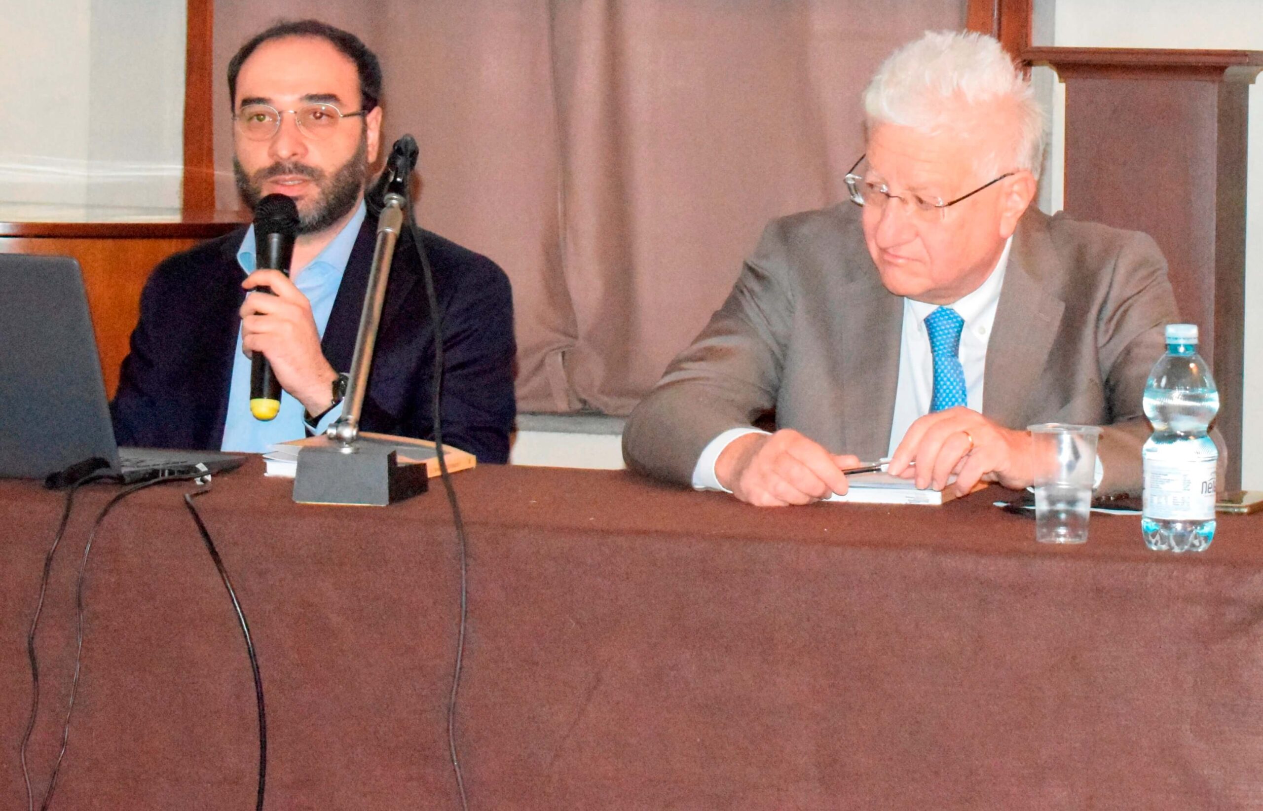 Il Giornalista Andrea Cotticelli autore del libro e il Ministro Plenipotenziario Marco Claudio Vozzi