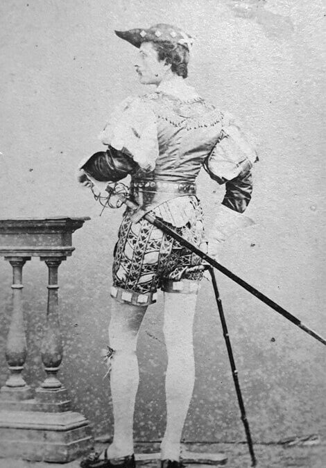Il Conte Carlo Lovatelli (1843-1892) in costume da Spadaccino.(Foto Collezione di A. Cotticelli)