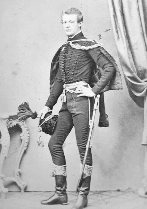 Il Principe Ladislao Odescalchi (1846-1922) in costume da Ussaro.(Foto Collezione di A. Cotticelli)