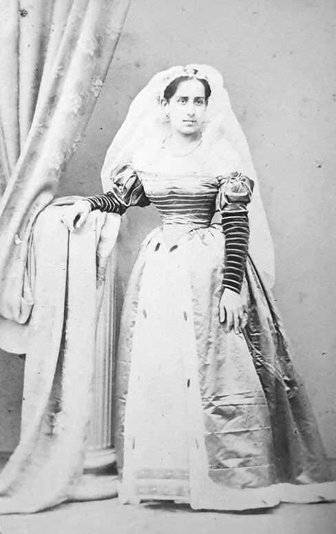 La Duchessa Vittoria Sforza Cesarini (1846-1932) in costume da Vittoria Colonna al Ballo Borghese 1866 (Collezione A. Cotticelli)