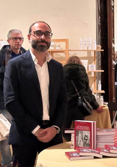 Il giornalista e scrittore Andrea Cotticelli, autore del libro “L’ultimo gran ballo della Roma Pontificia”