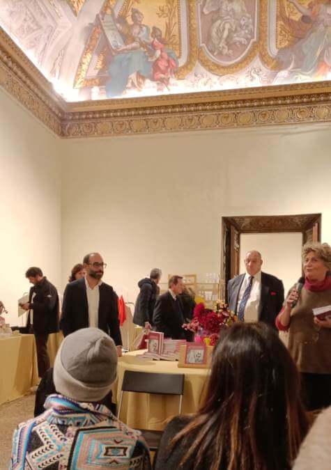 L’autore Andrea Cotticelli insieme ai relatori il Principe Giovanni di Carpegna Falconieri Gabrielli e la Marchesa Flaminia Patrizi Naro Montoro