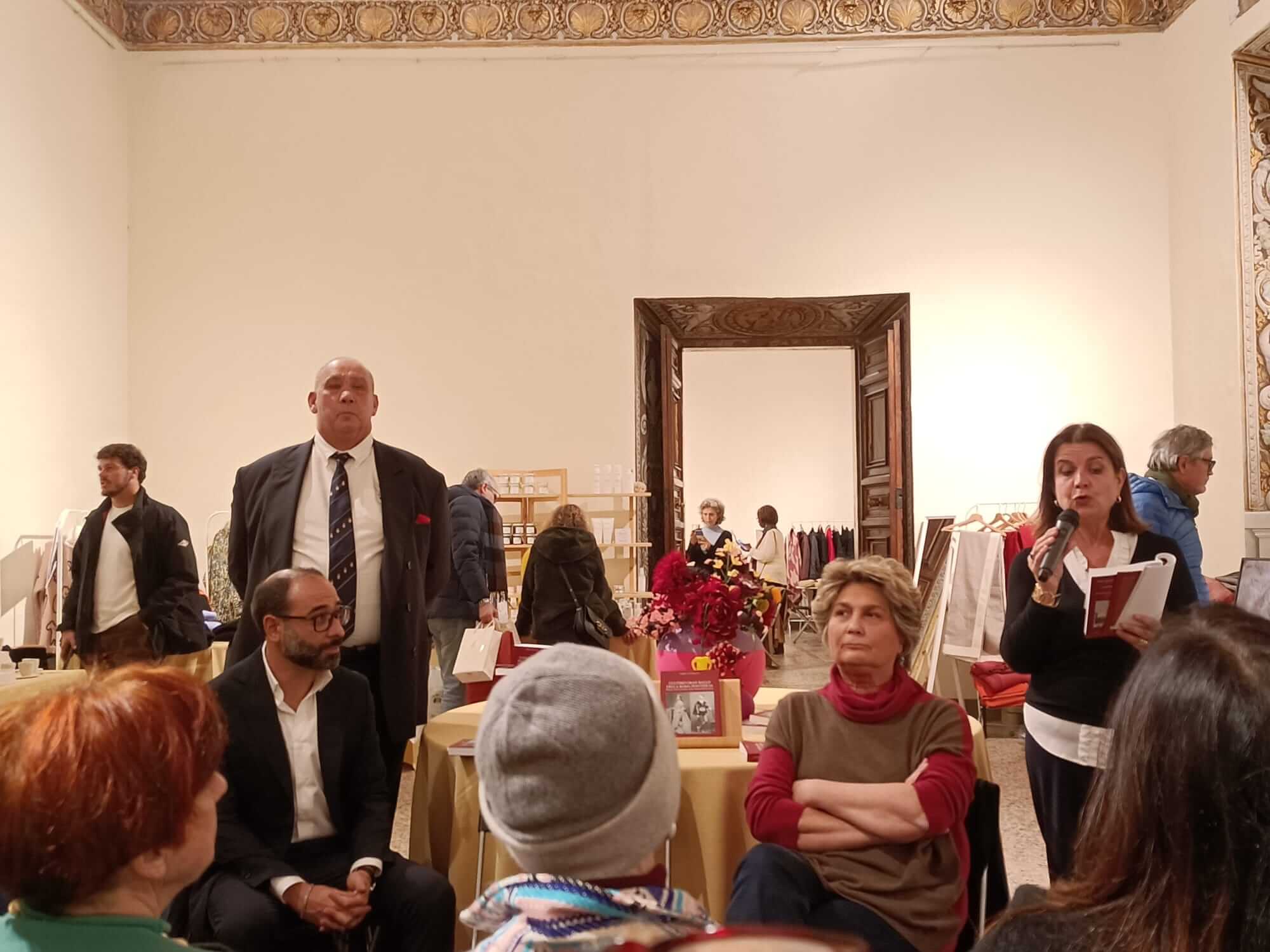L’autore, i relatori e l’attrice Carolina Zaccarini, che ha letto nel corso della Presentazione alcuni passi del libro tra cui l’incipit