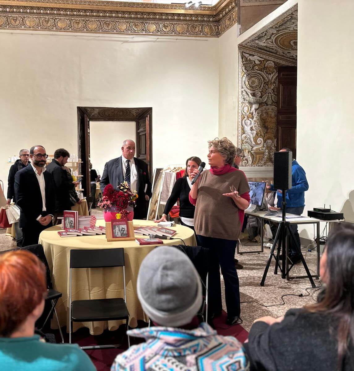 Nella Galleria del Cembalo di Palazzo Borghese si è tenuta la Presentazione del libro di Andrea Cotticelli