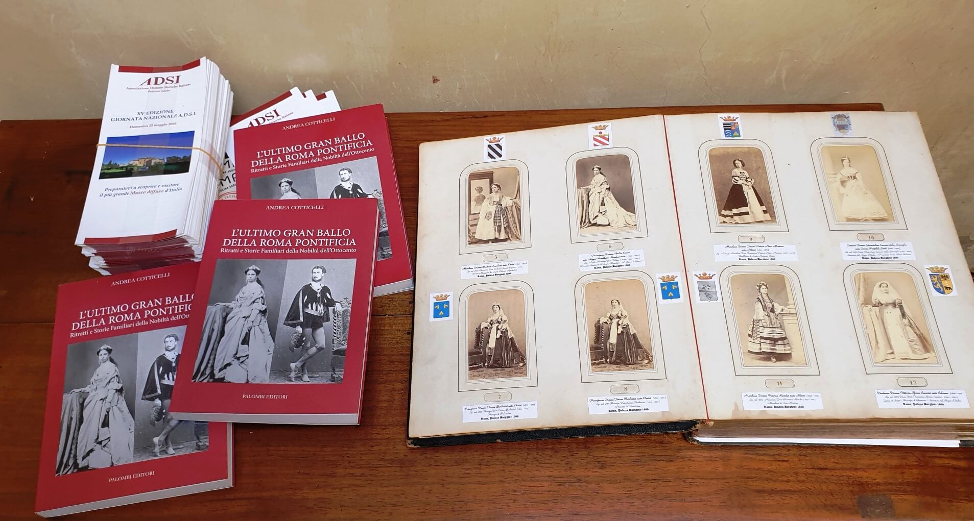 Andrea Cotticelli a Palazzo Montoro ha curato anche la Mostra Fotografica con oltre 50 immagini d’epoca collegata al suo libro sugli esponenti della Nobiltà Romana del XIX secolo
