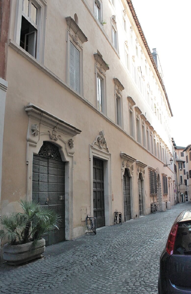 Il cortile di Palazzo Montoro dove si è svolta la Presentazione del libro di Andrea Cotticelli nel corso dell’anno non è visitabile ed è stato aperto solo in occasione della Giornata ADSI