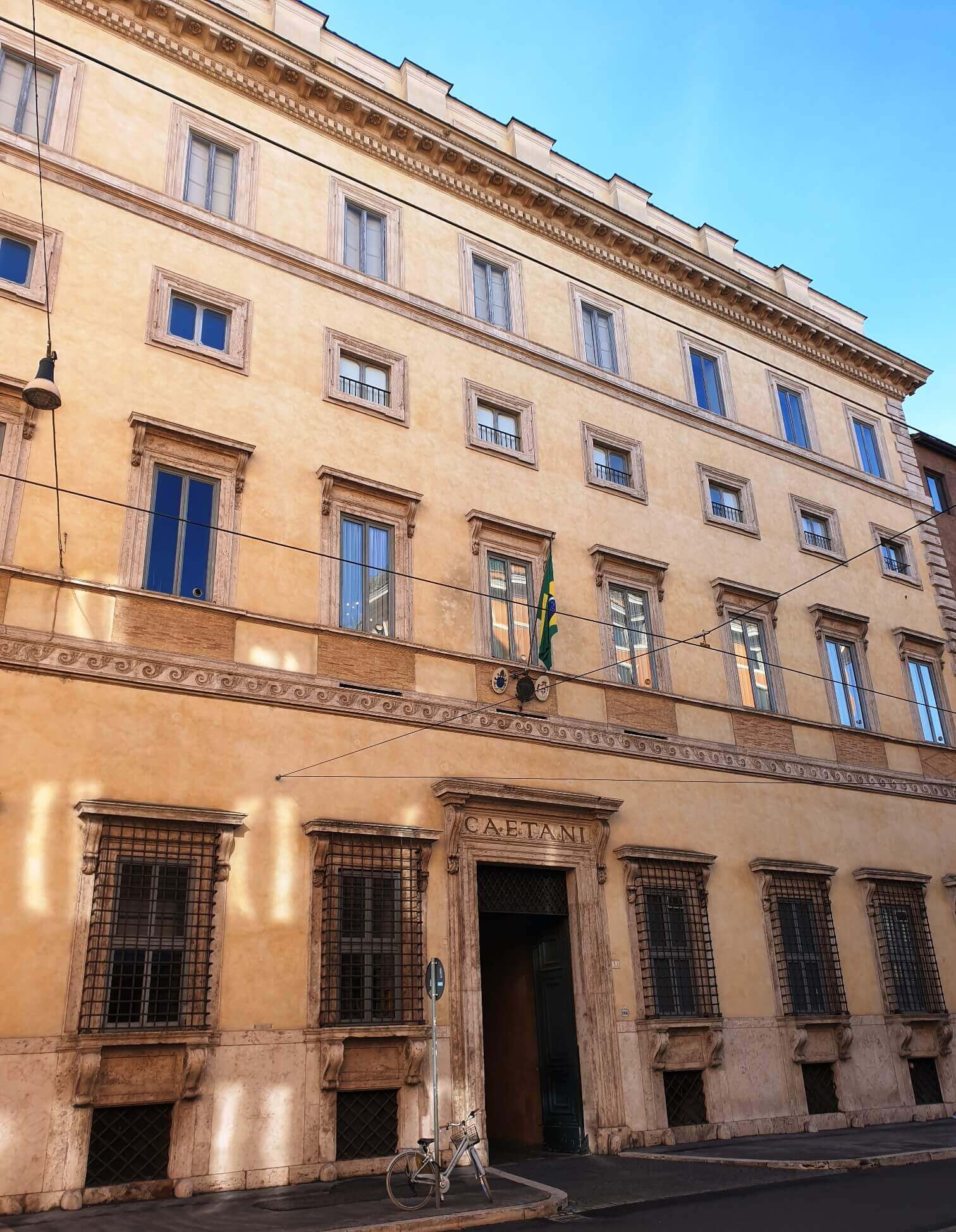 La Fondazione Camillo Caetani ha sede presso Palazzo Caetani in Via delle Botteghe Oscure 32 a Roma