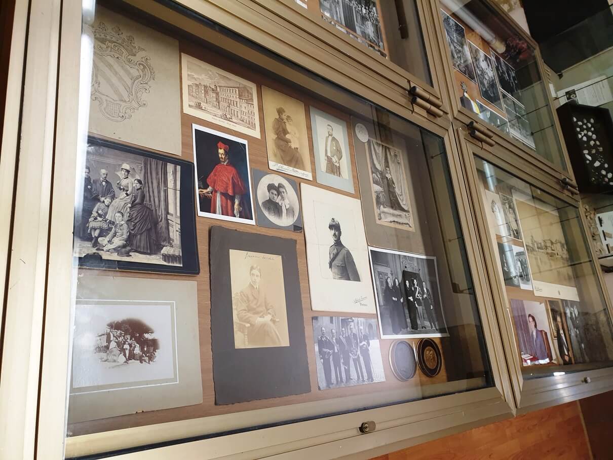 Fotografie della famiglia Sacchetti esposte alla Mostra “100 anni di Giubileo” (collezione A. Cotticelli)
