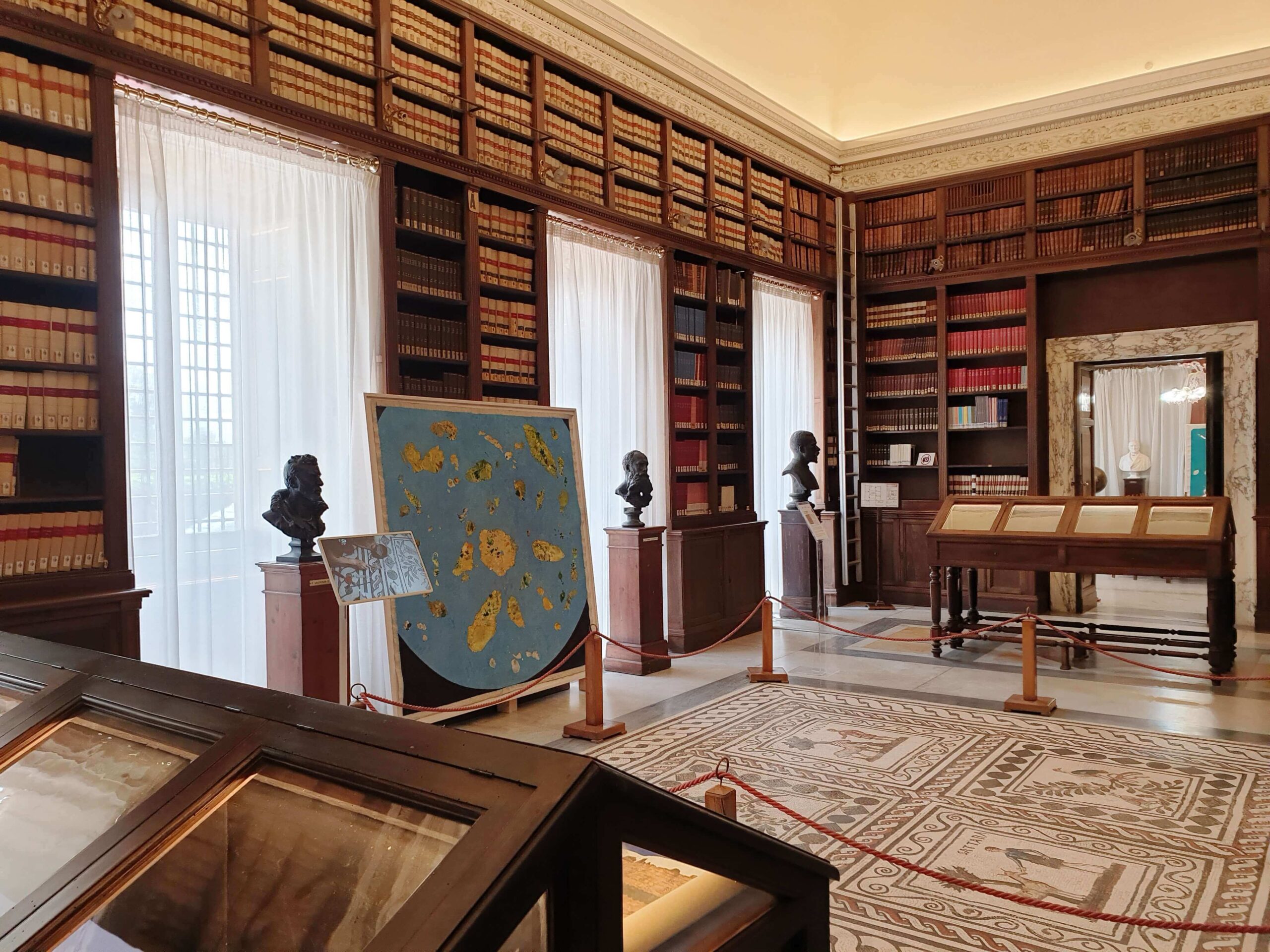 Il Patrimonio storico-culturale della Società Geografica Italiana è immenso: le sue Collezioni comprendono oltre un milione di documenti in ambito della Geografia