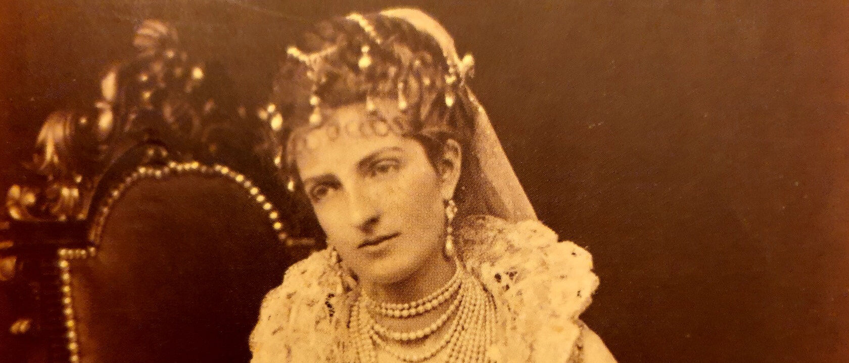 I libri di Andrea Cotticelli sono la fonte autorevole e qualificata sulla Nobiltà Romana nel libro “La prima Regina” di Alessandra Selmi in vetta alla classifica di Narrativa Italiana
